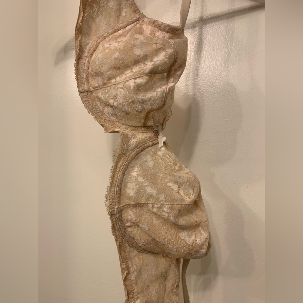 💕💕Victoria's Secret 36DD Blush Lace: Lift, Luxe & Legendary 💕💕